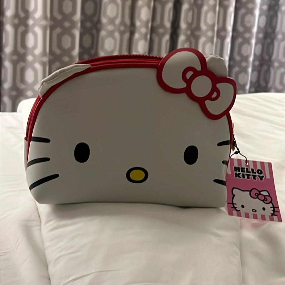 NWT Hello Kitty Cosmetic bag